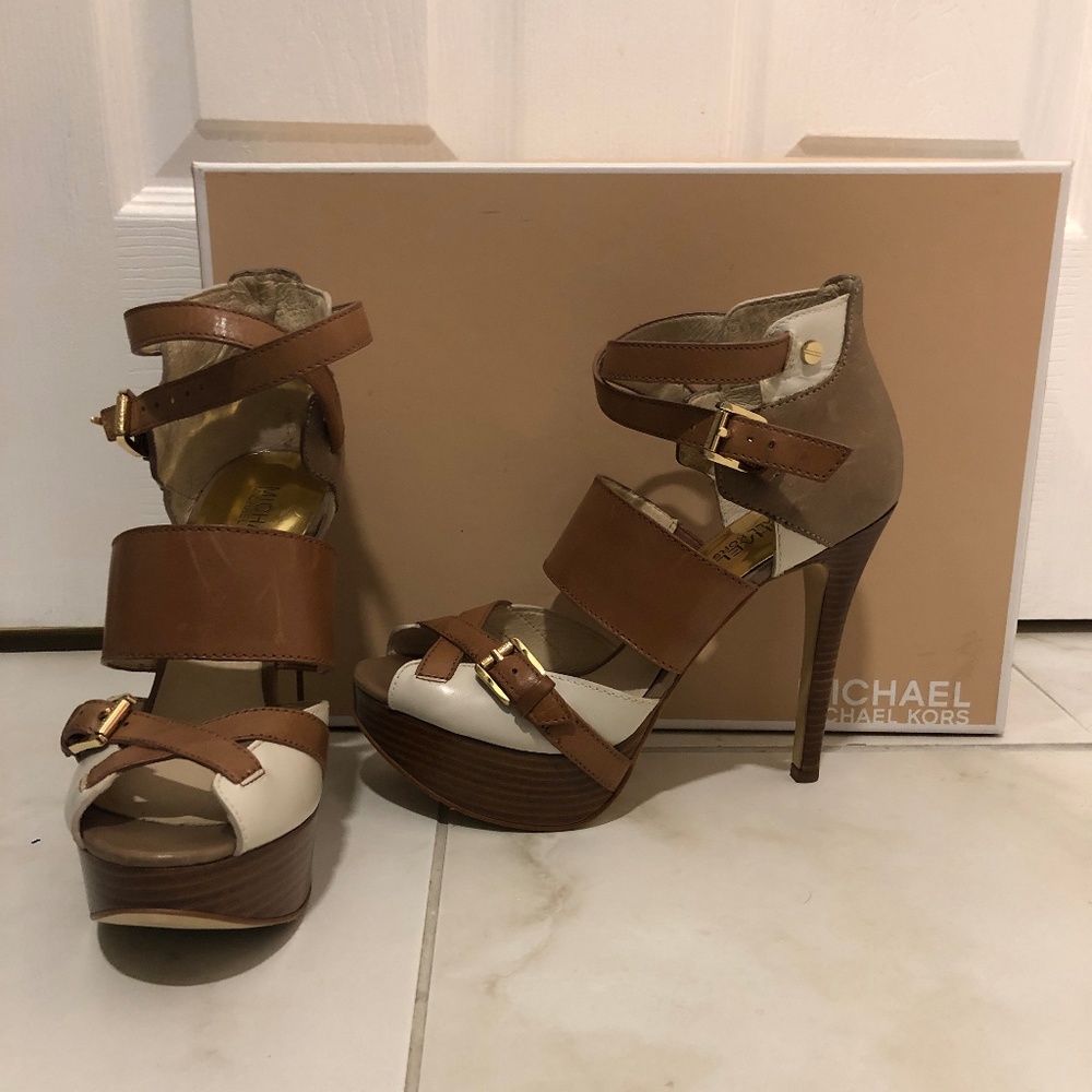 Michael Kors Fallyn Peep Sz 7.5